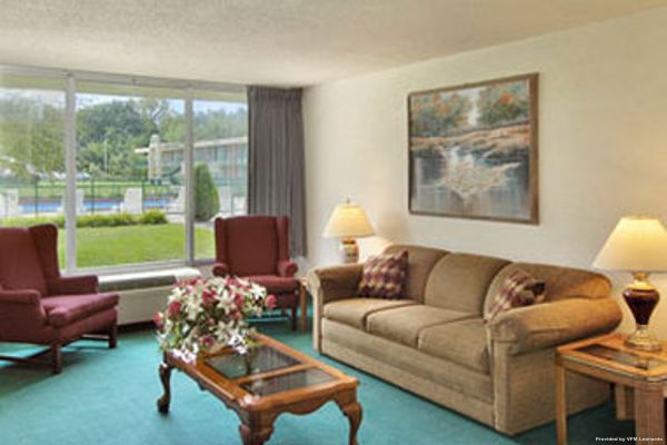 Macomb Inn Macomb